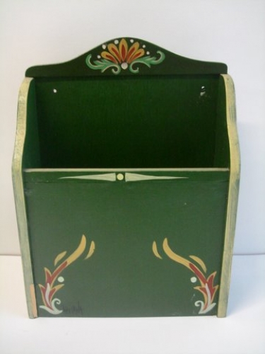 Χειροποίητο ξύλινο γραμματοκιβώτιο.