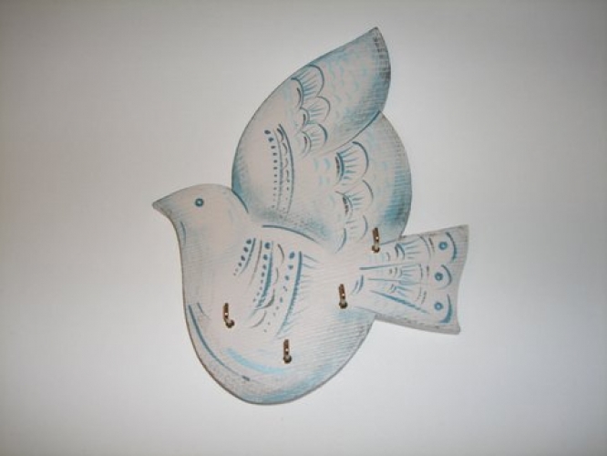 Hand-painted wooden key hanger (pigeon).