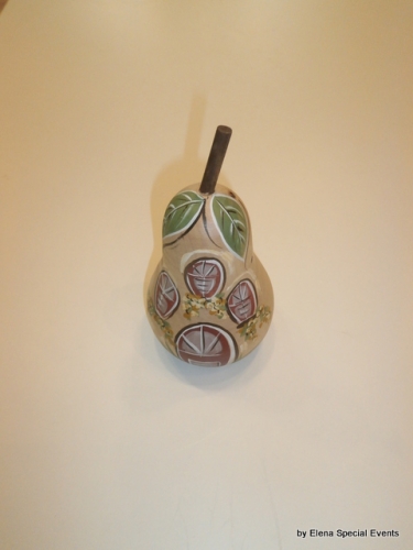 Χειροποίητος ξύλινος κουμπαράς.